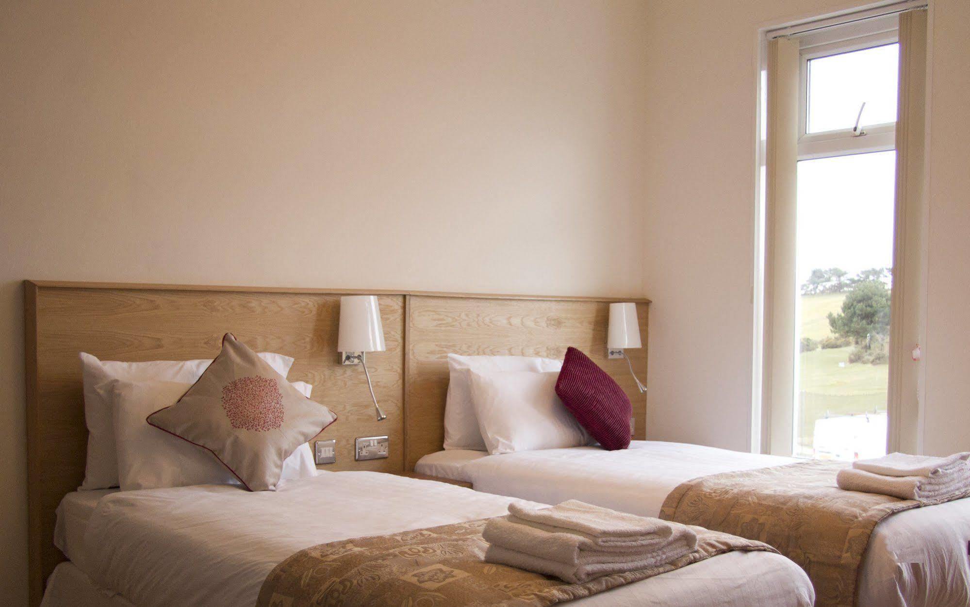 Somerfield Lodge Суонзи Екстериор снимка